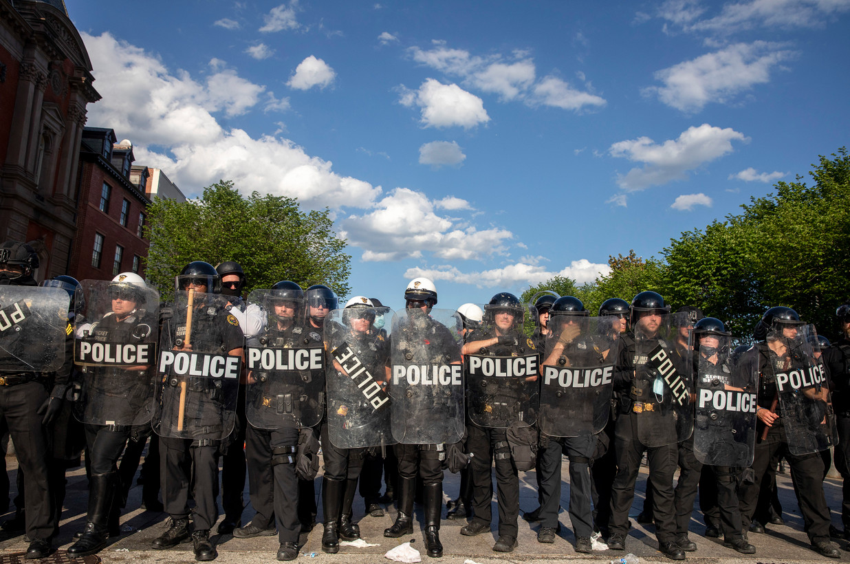 Más de 700 oficiales heridos en las protestas de George Floyd en todo EEUU