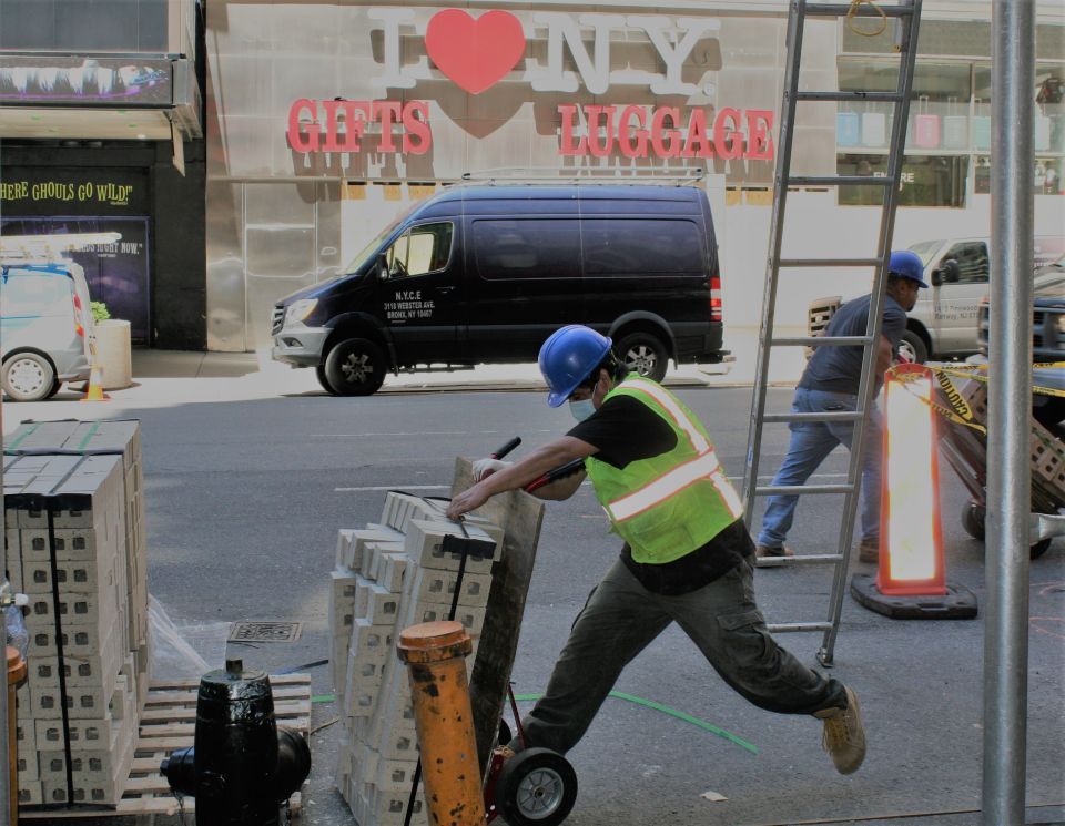 Barrios todavía sufren por coronavirus a una semana de reapertura en New York