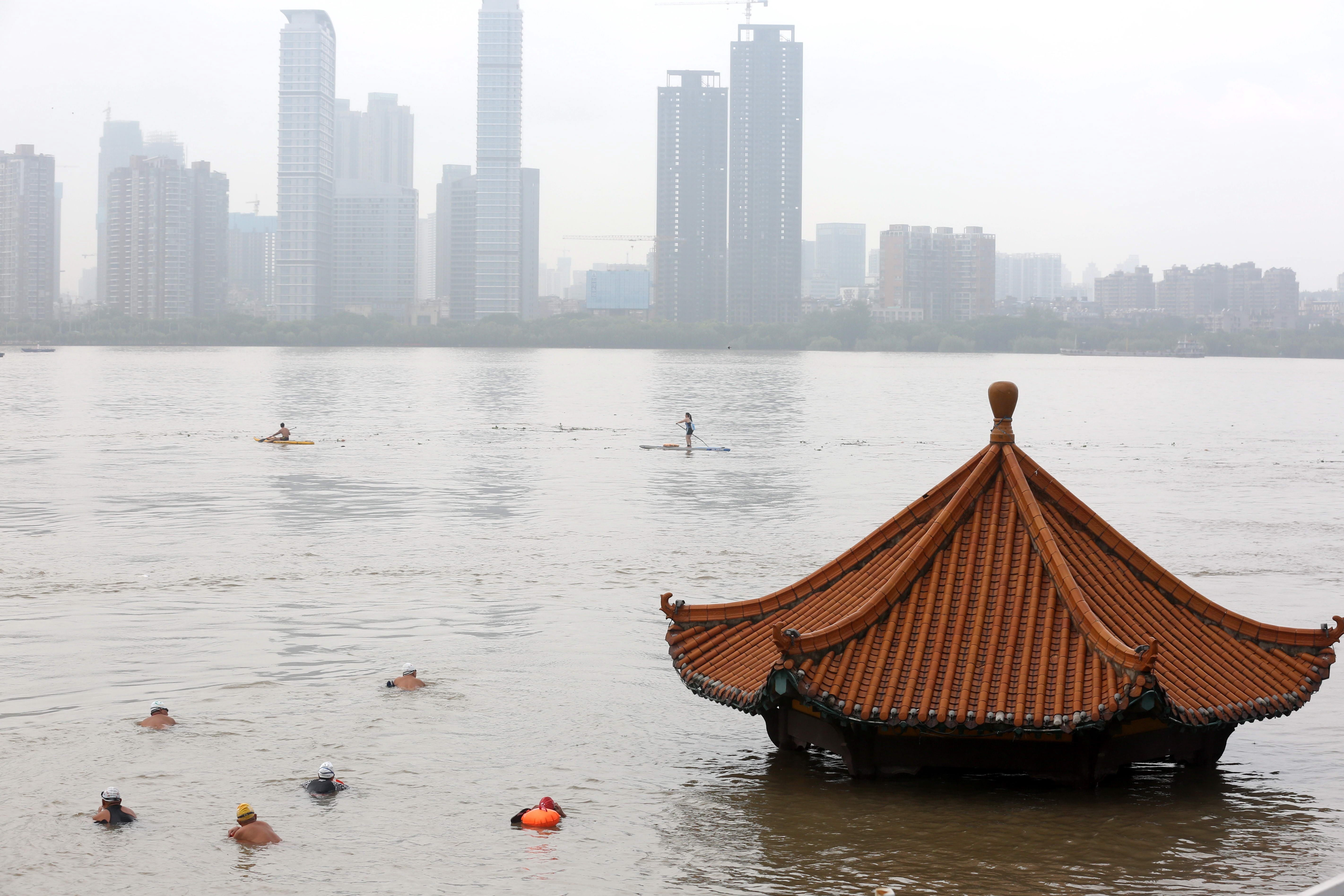 La ciudad china de Wuhan, en alerta roja por inundaciones