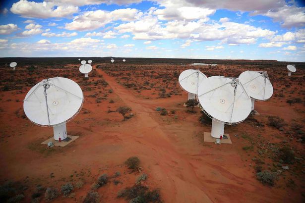 Descubrieron “extraños círculos de radio” que emiten pulsos en forma de anillo en el espacio