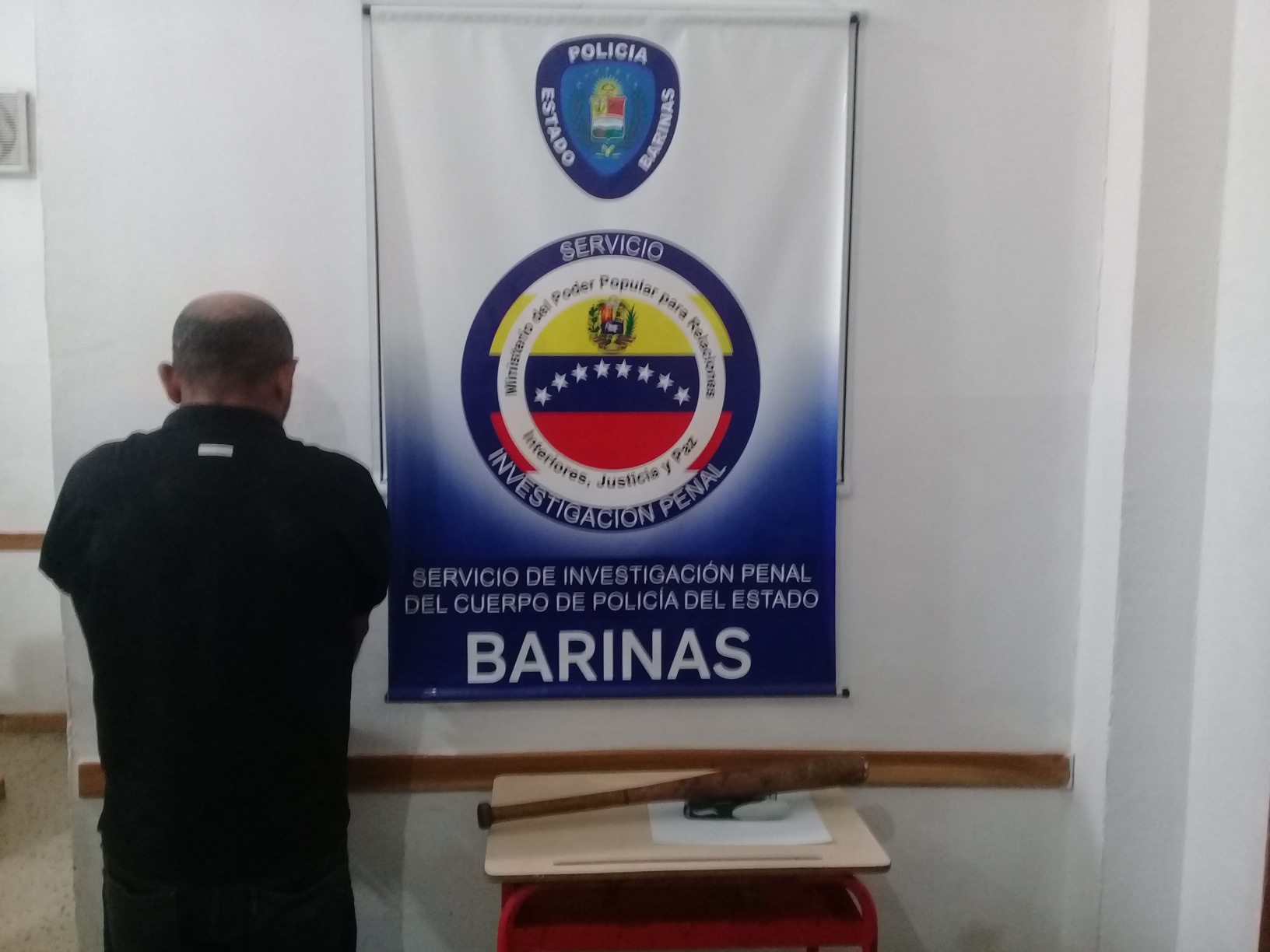 Preso señor de 58 años por amenazar con un bate a su arrendadora en Barinas