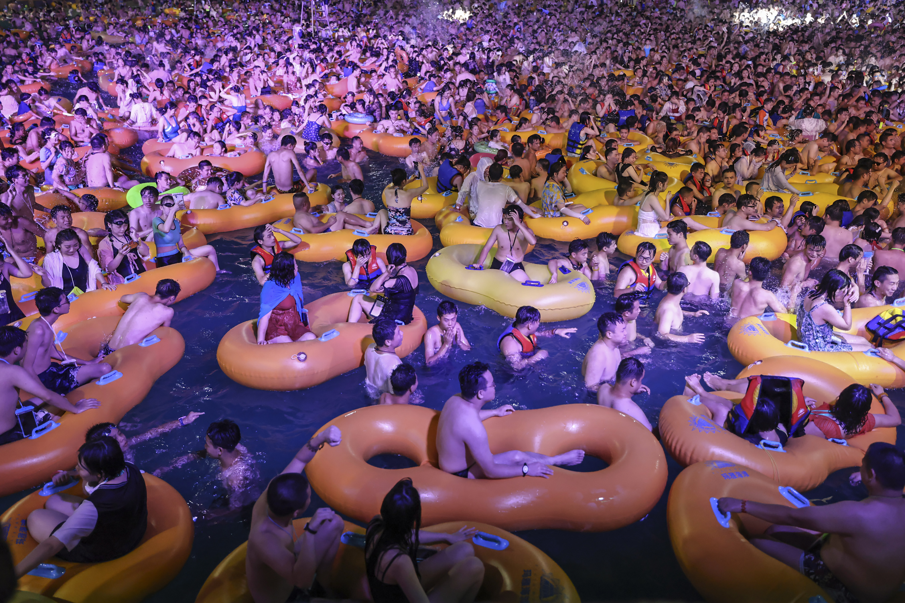 Polémica por macrofiesta tecno en Wuhan, donde empezó la pandemia (Fotos)