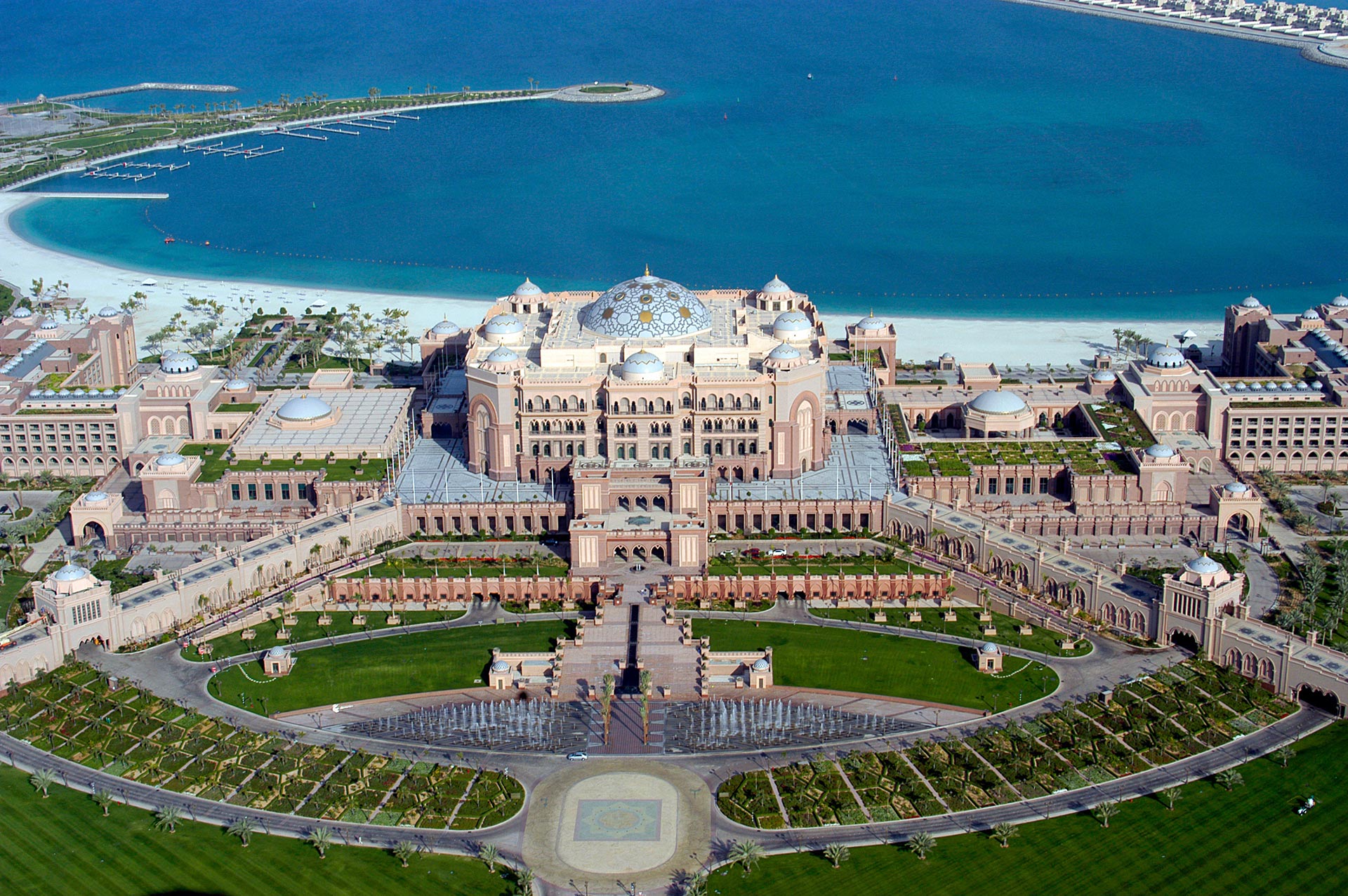 Así es el espectacular hotel que el jeque de Emiratos Árabes reservó para Juan Carlos I de España