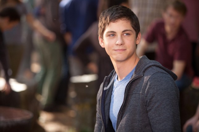 Protagonista de “Percy Jackson” sorprende a sus fanáticos con su nuevo aspecto (FOTO)