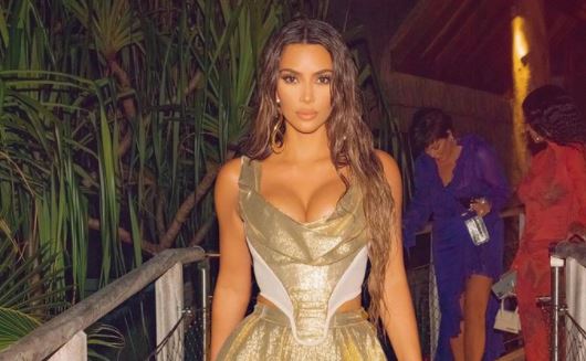 Los seis dedos de Kim Kardashian que se viralizaron en las redes sociales (FOTO)