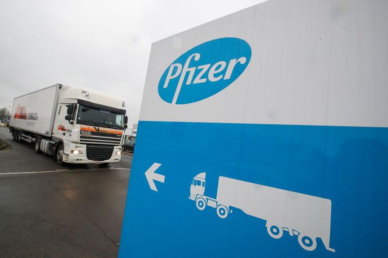 Retrasar segunda dosis de Pfizer generaría más inmunidad, según expertos