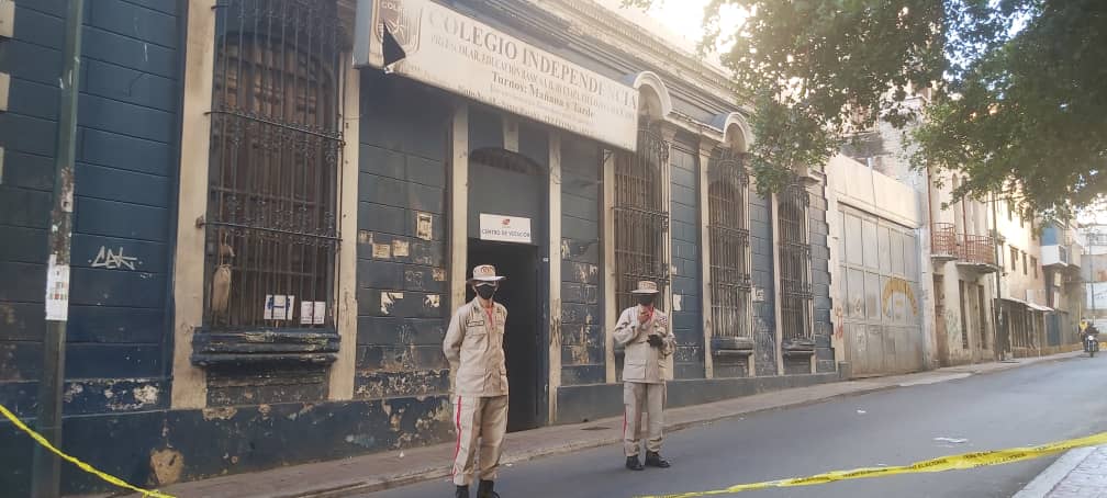 Colegio Independencia en el centro de Caracas con solo un votante este #6Dic (Fotos)