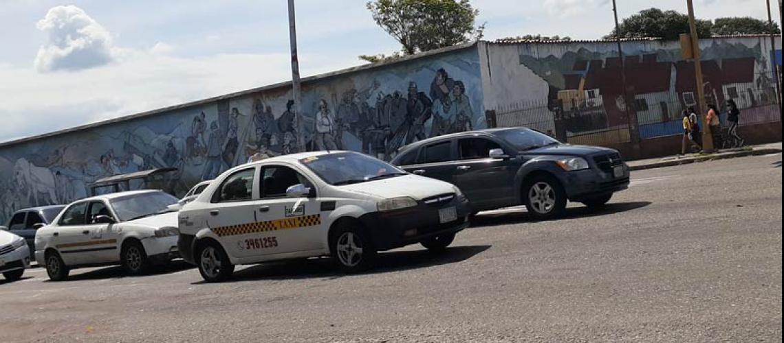 Taxistas condenados a trabajar solo para comer en Táchira