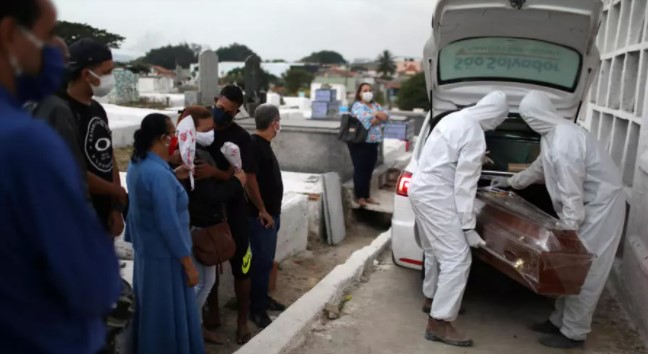 Más de 18 mil muertes por Covid-19 en 24 horas en todo el mundo