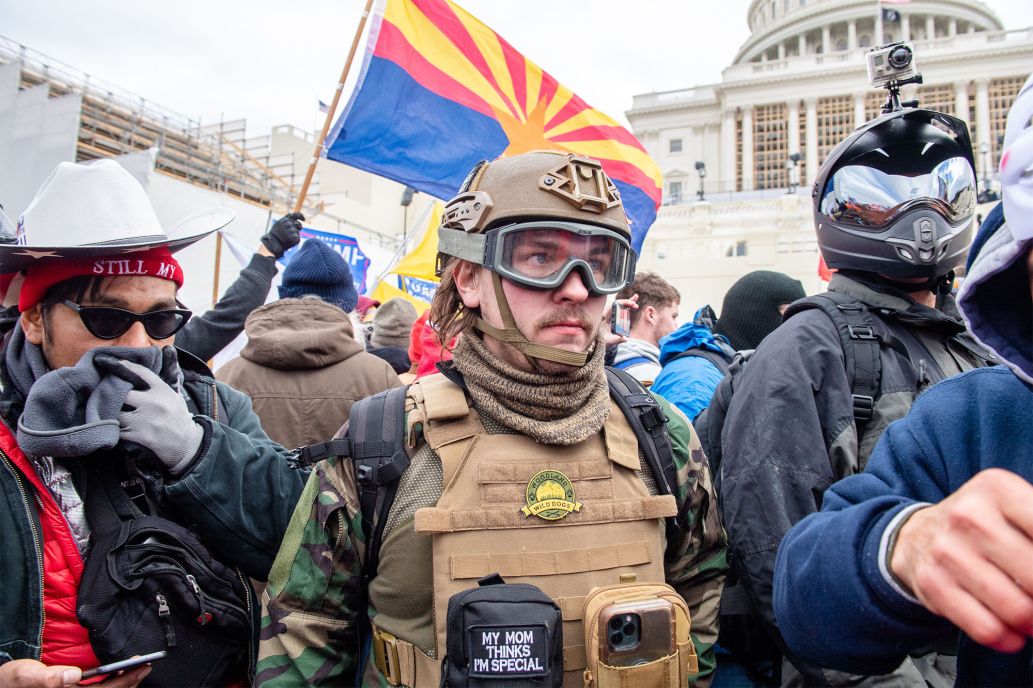 Arrestaron a un hombre de Colorado por agredir policías en el Capitolio de EEUU