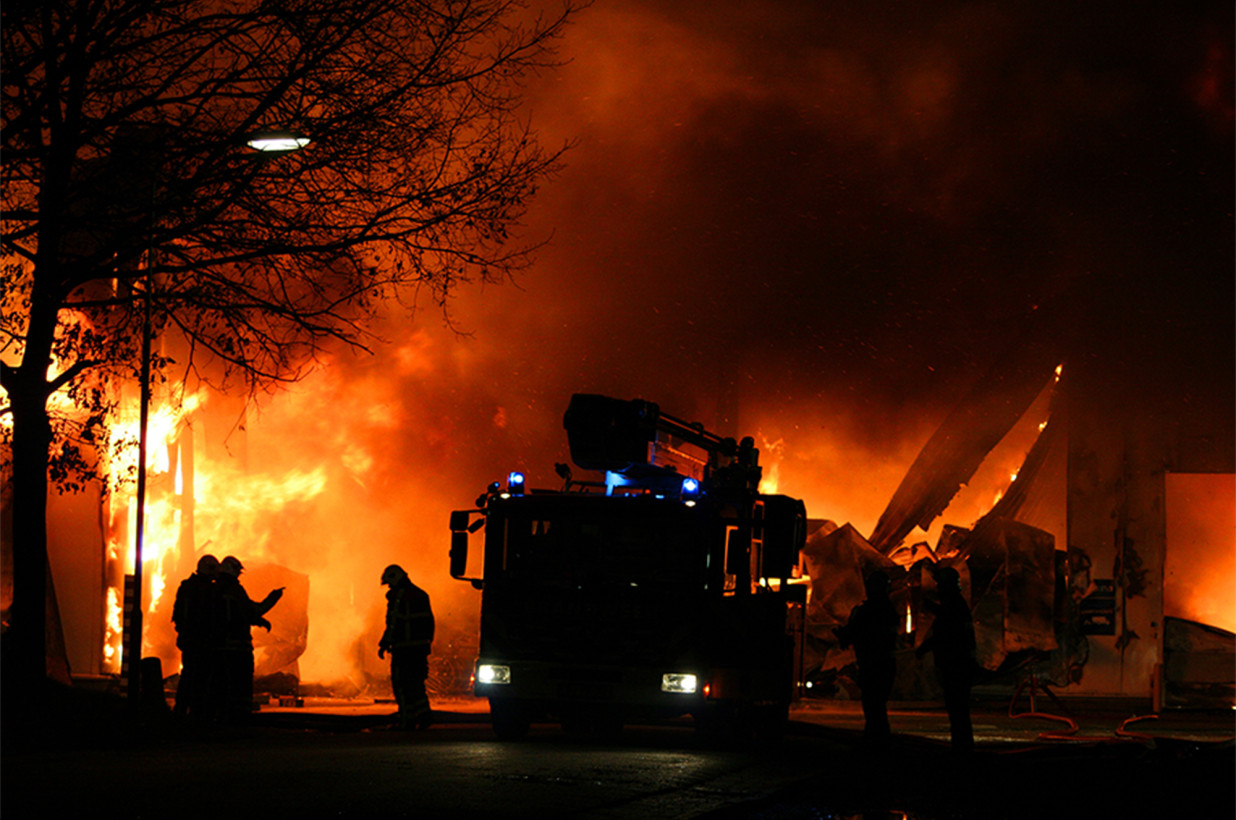 Incendio masivo estalla en hotel Hilton de Texas en medio de escasez de agua y frío