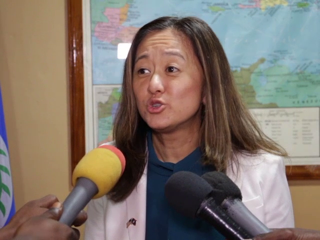 Julie Chung: Maduro acosa a las ONGs que brindan ayuda vital a los más pobres