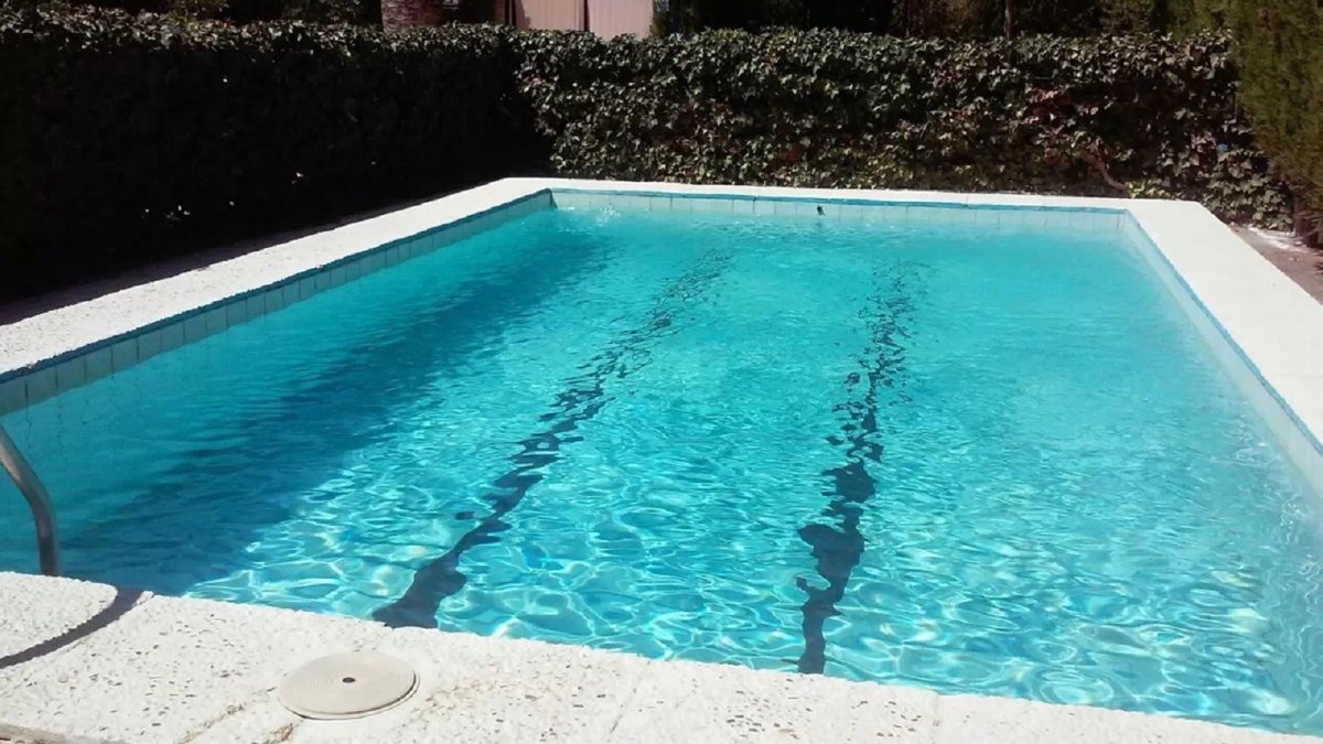 ¡Tragedia en Florida! Niño se ahogó en una piscina mientras su mamá dormía