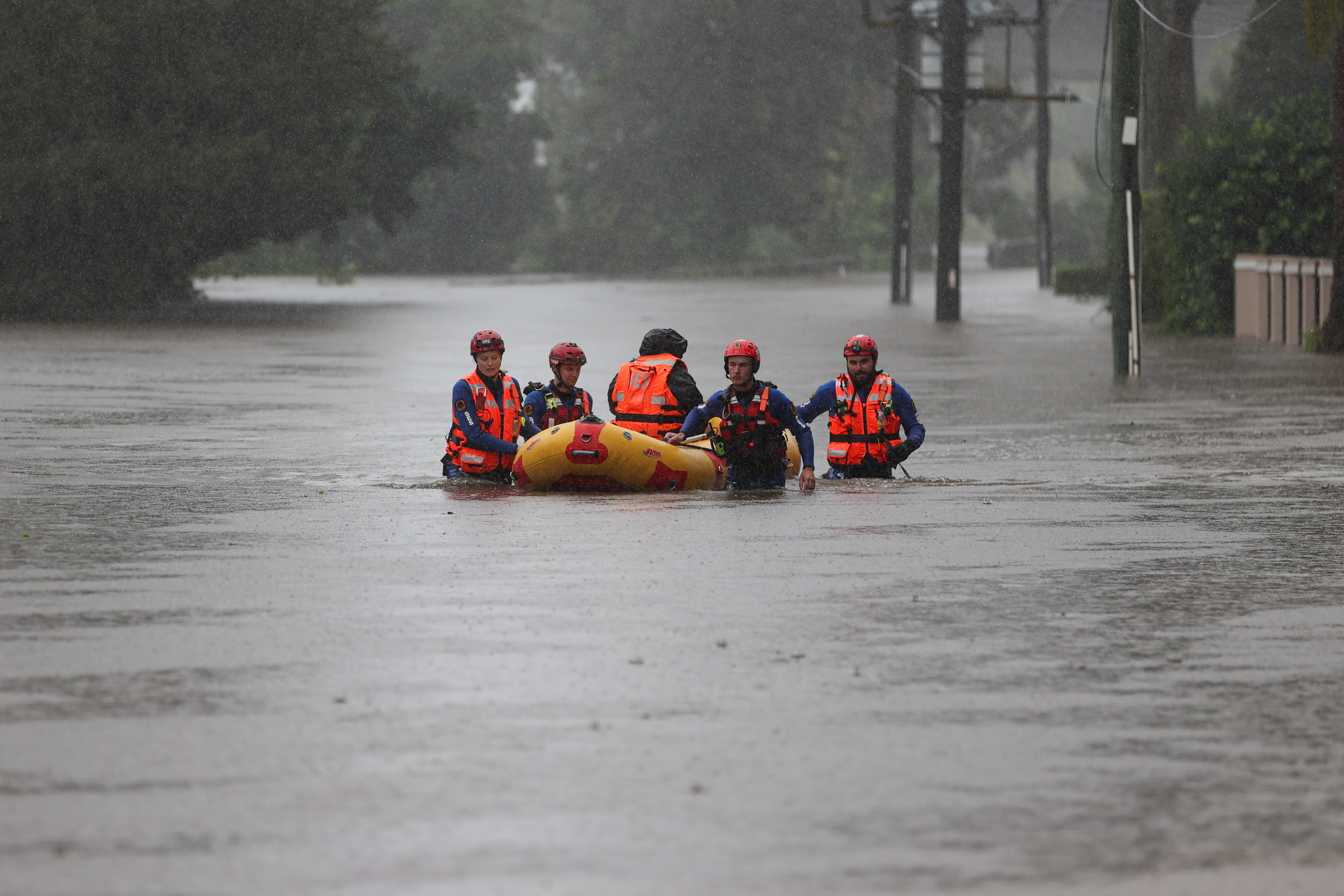 Fuertes lluvias en el este de Australia causan las peores inundaciones en 50 años