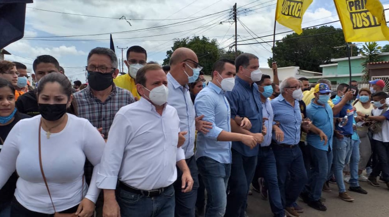 Intentaron amedrentar a diputados de la legítima AN durante recorrido por Coro este #17Mar