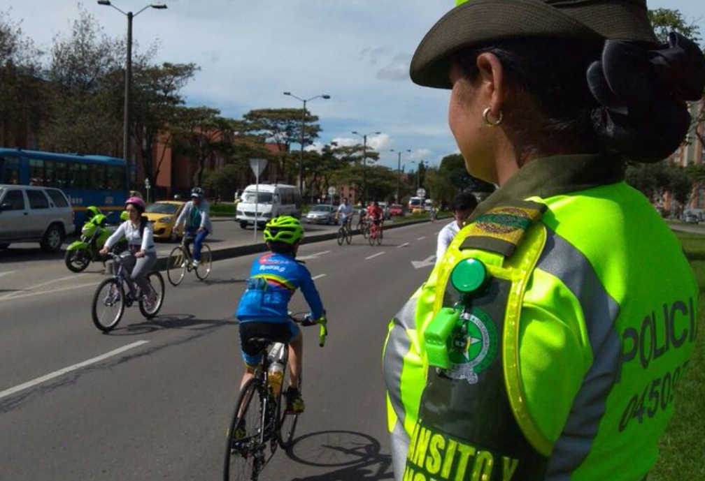 VIDEO: Venezolano se puso la capa de héroe y atrapó a un ladrón escurridizo en Bogotá