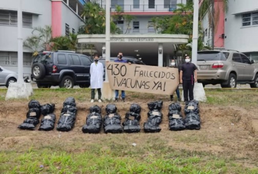 Protestaron en el HUC ante las más de 400 muertes de profesionales de la salud  #6Abr (Fotos y Video)