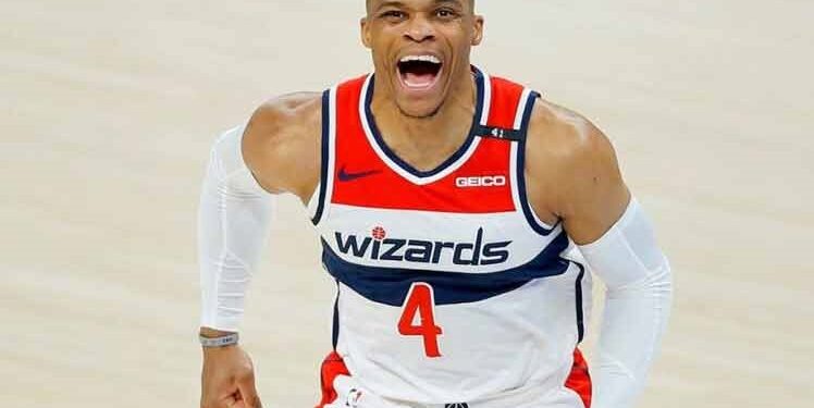 Russell Westbrook bate el récord de triple dobles de la NBA