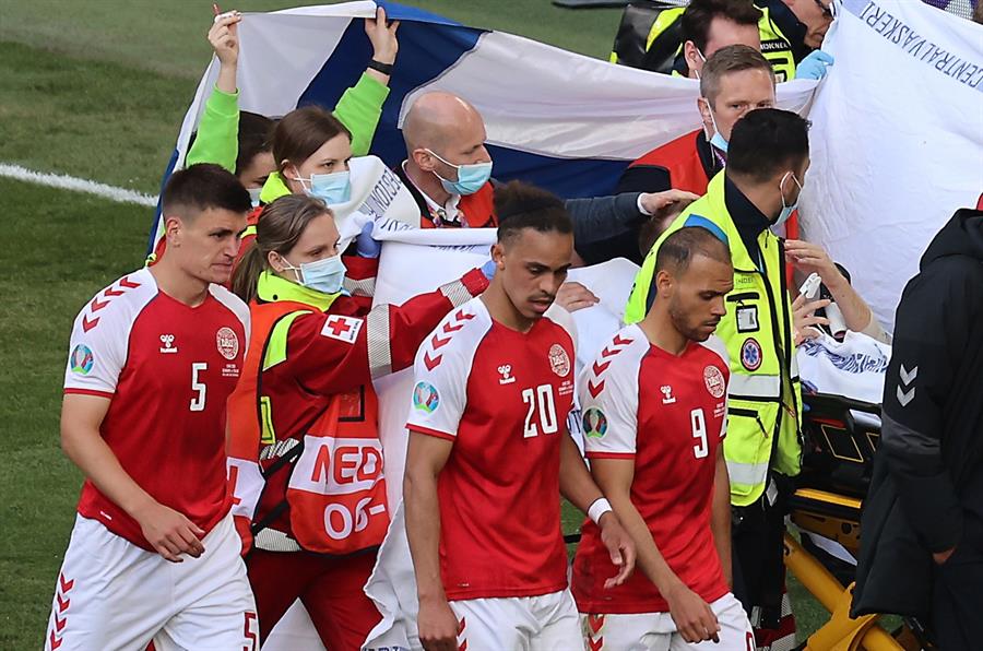 Jugadores daneses hablaron con Eriksen antes de reanudarse el partido