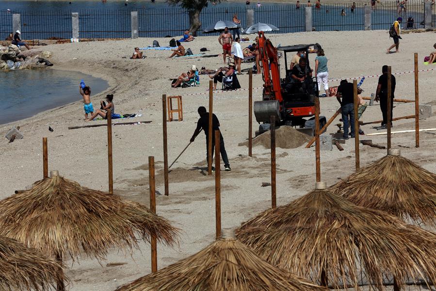 Grecia levanta la prohibición de entrada de turistas de terceros países