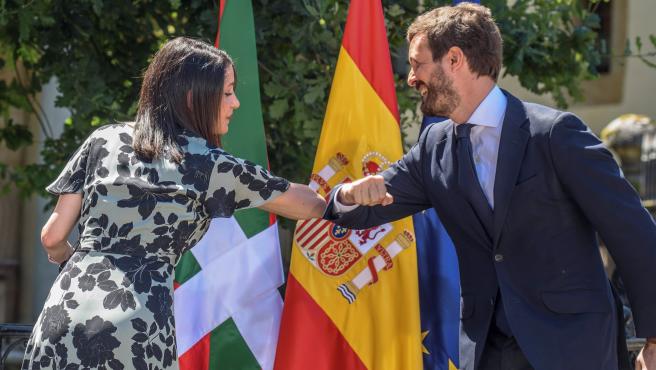 Casado y Arrimadas ceden a sociedad civil el protagonismo contra los indultos para evitar segunda foto de Colón