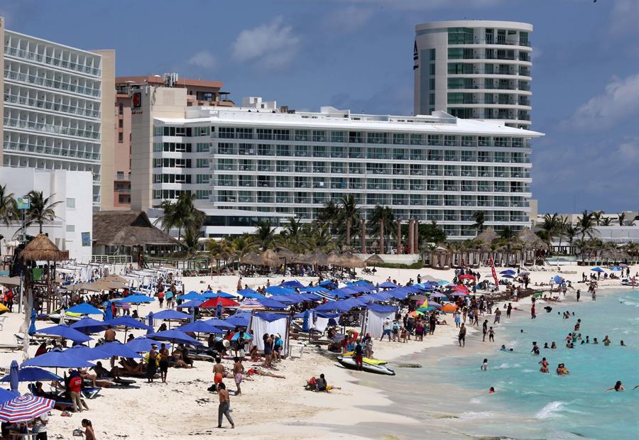 El viaje de graduación a Cancún que acabó con al menos 30 contagiados por Covid-19