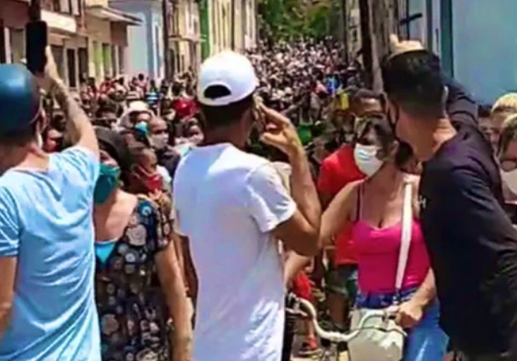 Amnistía Internacional denuncia cortes de internet en Cuba ante masivas protestas contra el régimen