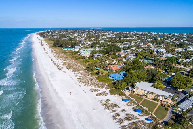 Evacúan otro edificio en Florida después de considerarse estructuralmente inseguro