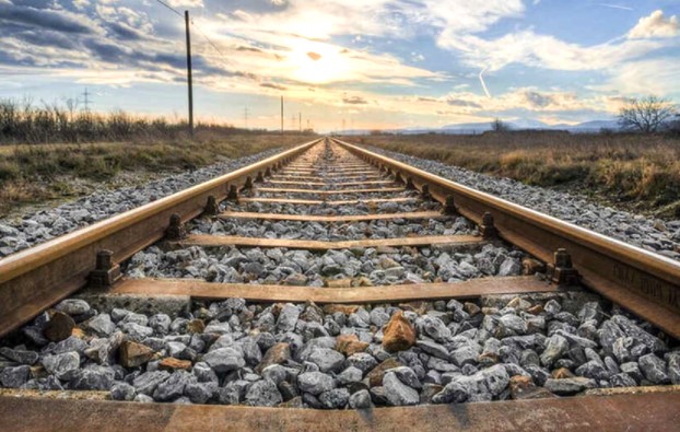 Murió atropellada por un tren en México cuando se tomaba una selfie en las vías