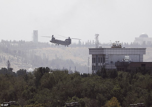 Ejército evacuó a 169 estadounidenses atrapados en un hotel cerca del aeropuerto de Kabul