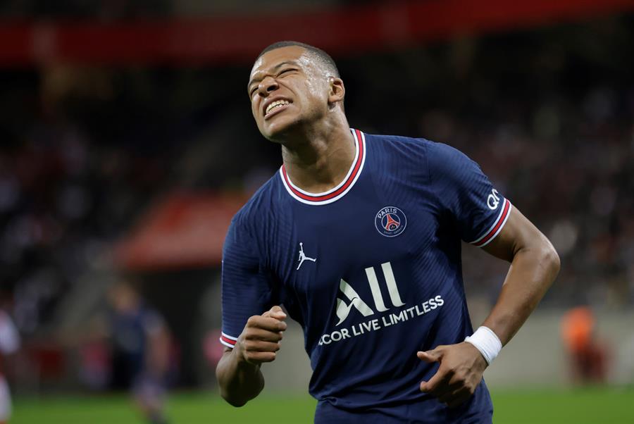 Medios franceses ven a Mbappé al menos un año más en París