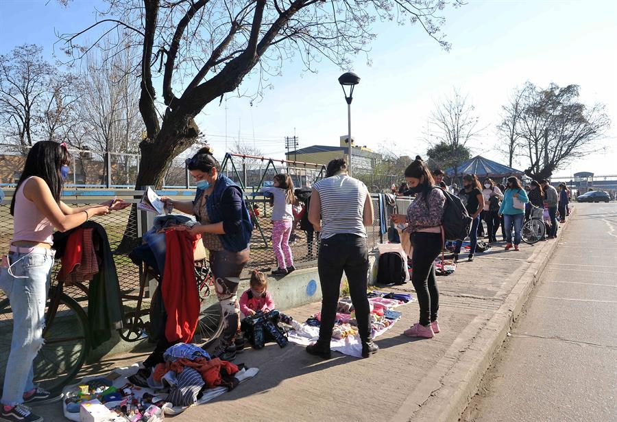 Trueque por alimentos, el recurso de los argentinos ante la crisis económica