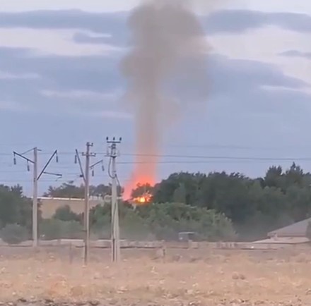 VIDEO: Un fuerte estallido se produce en el almacén de una base militar en Kazajistán