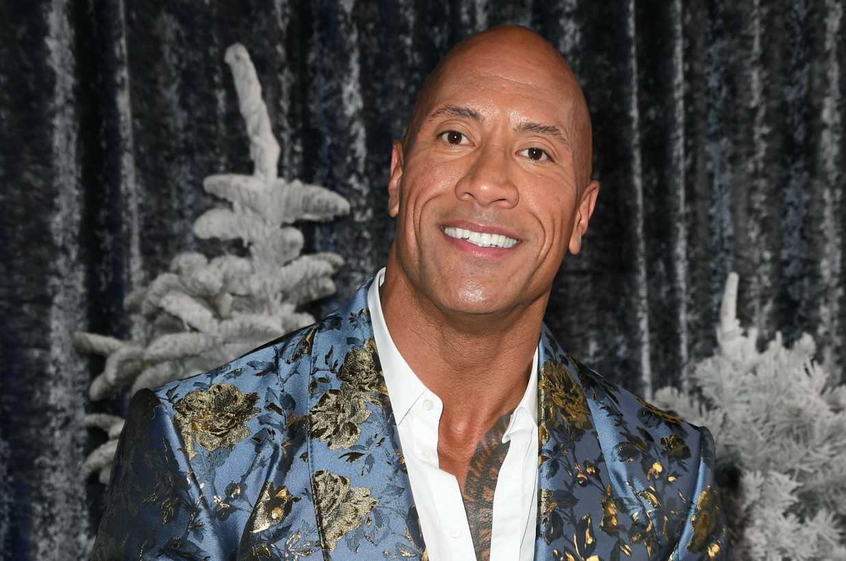 Dwayne Johnson no quiere dejarle duda a nadie y dice que se baña mejor que otras celebridades