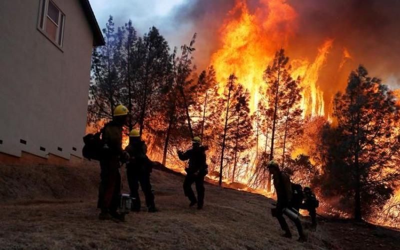 Tres lesionados y tres desaparecidos deja incendio en California