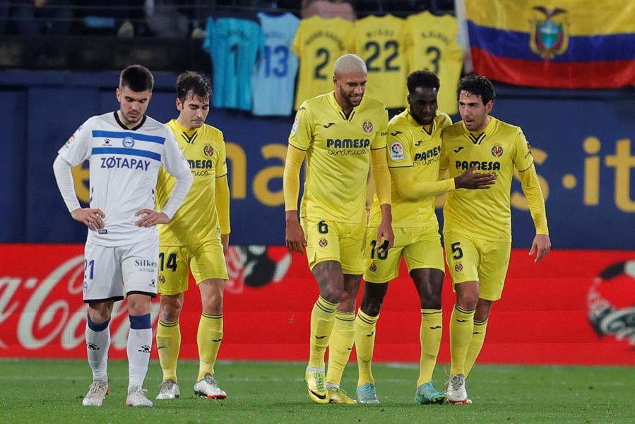 Villarreal se metió en la pelea por la Champions tras golear al Alavés