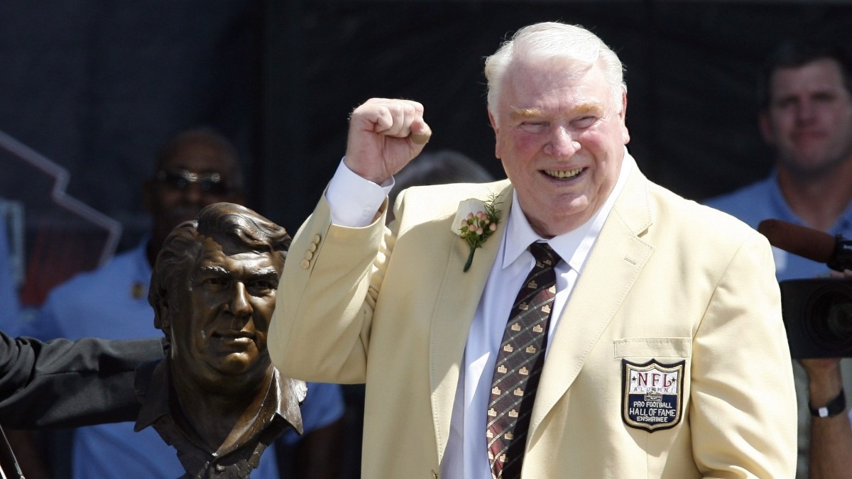 Muere John Madden, célebre locutor y leyenda de la NFL