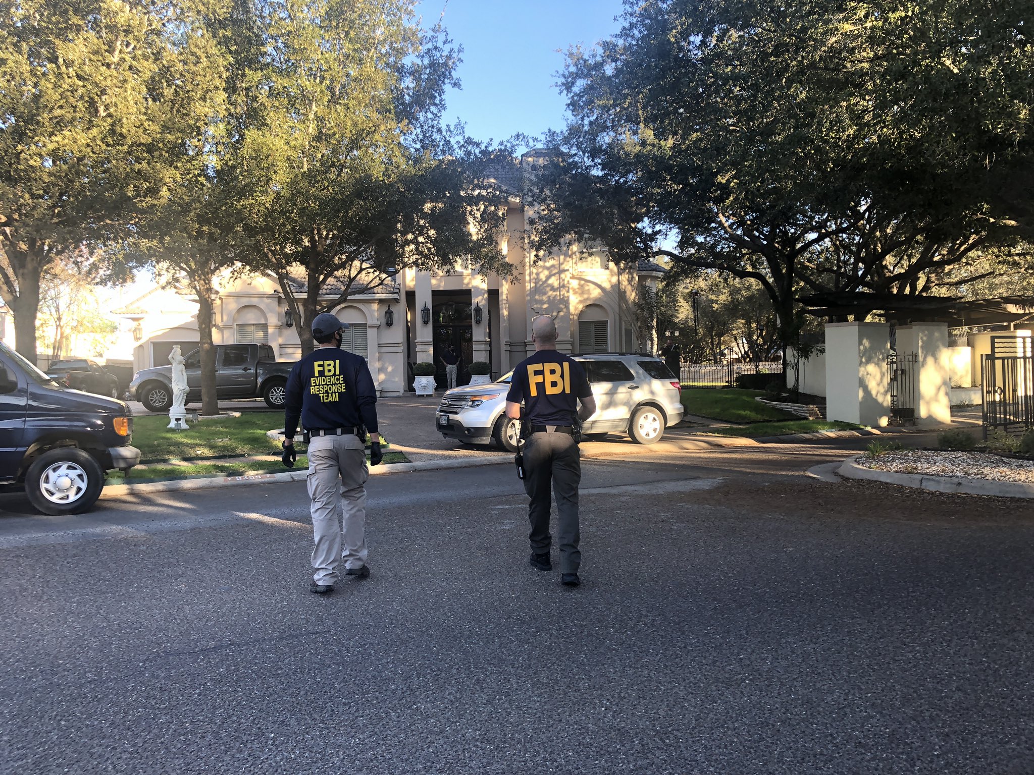 El FBI registró la casa del congresista hispano por Texas, Henry Cuéllar