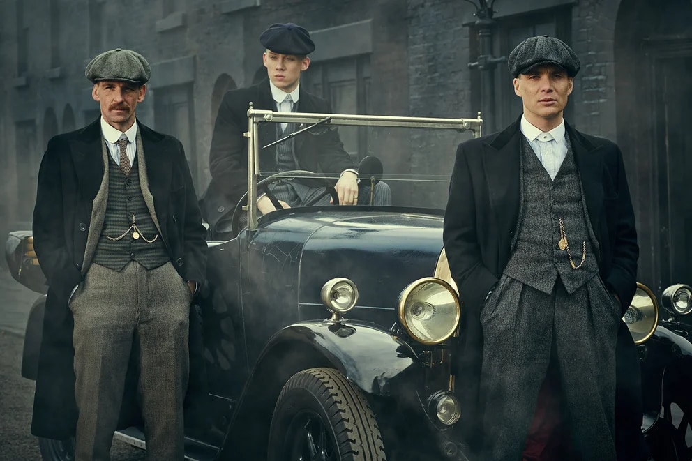 Actor de “Peaky Blinders” luce irreconocible tras admitir posesión de drogas