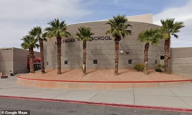 Brutal agresión en secundaria de Las Vegas: Golpeó más de 30 veces a otra chica mientras la clase estallaba de risa