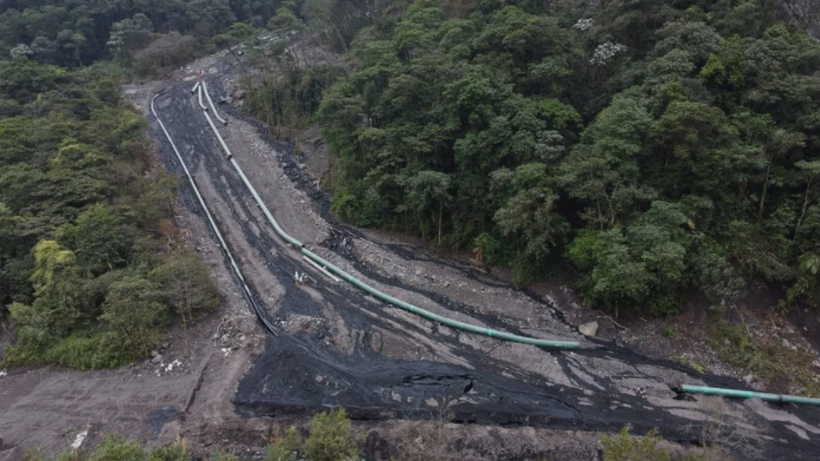 Fisuras en represa china provocaron nuevo desastre ambiental en la Amazonia de Ecuador