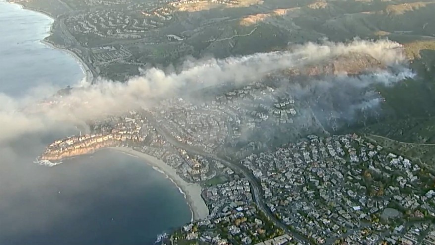 Las costas de California bajo amenaza por enorme incendio forestal