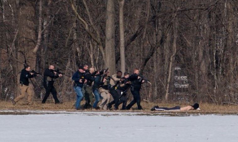 Tiroteo en campus universitario de Virginia dejó dos policías y un estudiante muertos