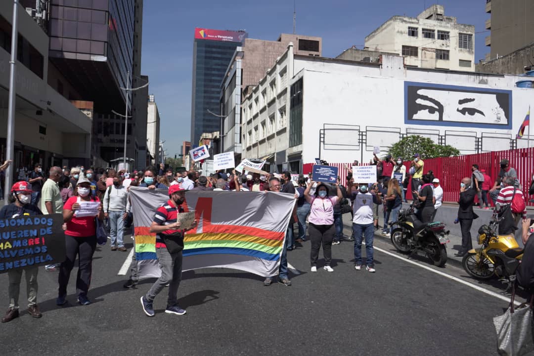 Trabajadores y jubilados del Metro de Caracas también se unieron a la protesta nacional de este #15Feb (Imágenes)