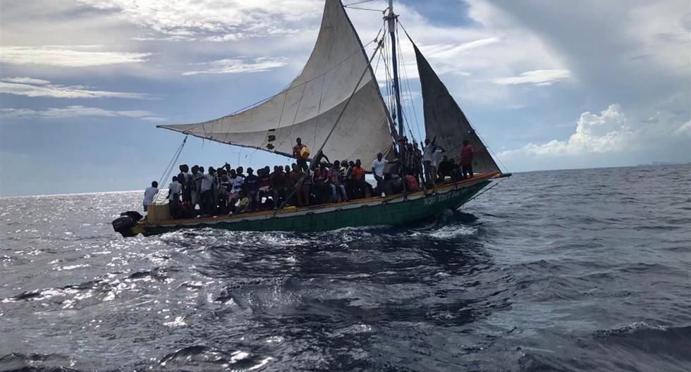 Velero haitiano con centenares de personas es interceptado frente a las costas de EEUU