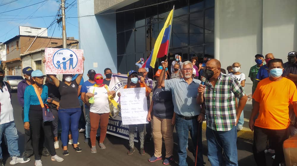 “Nos estamos muriendo de hambre”: Jubilados y pensionados se alzaron en Falcón