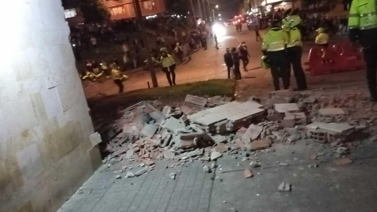 Ofrecen recompensa por información que conduzca a autores del atentado en Bogotá