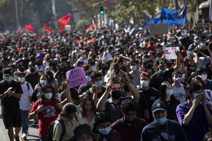 Primera marcha universitaria para pedir más ayudas durante el Gobierno de Boric