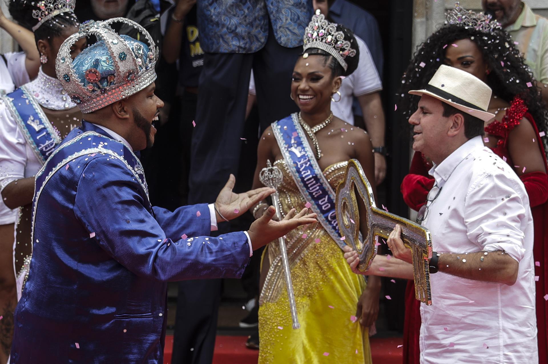 El Rey Momo recibe las llaves de Río y el Carnaval vuelve a la vida tras el Covid-19 (Fotos)