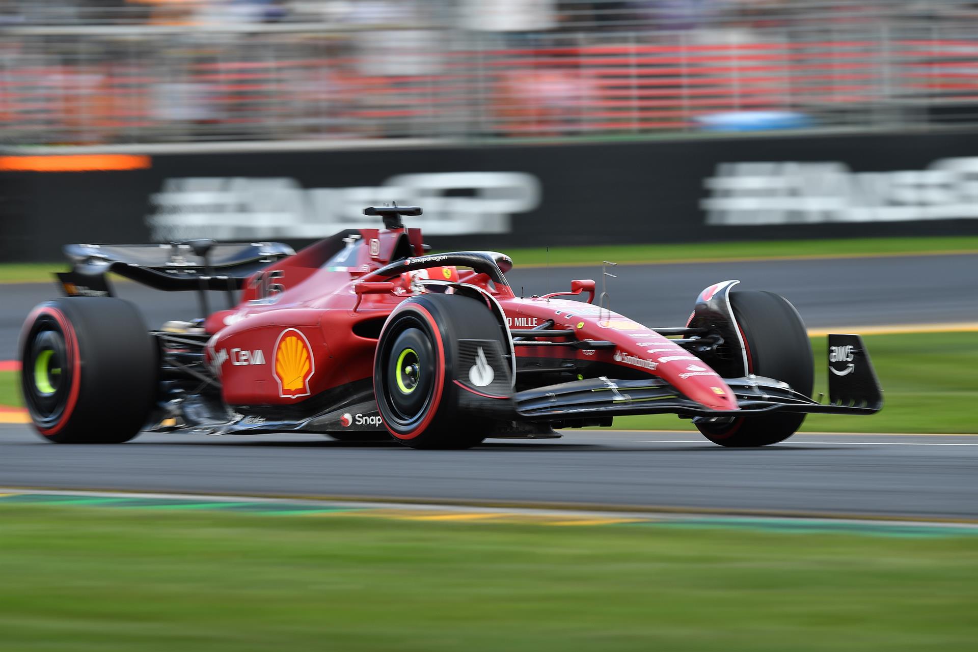 Charles Leclerc firma la “pole” y saldrá primero en Australia